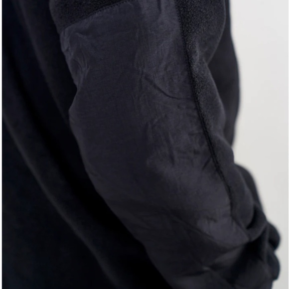 US Army Surplus Cold Weather Polar Tec Fleece - Picture 4 of 6